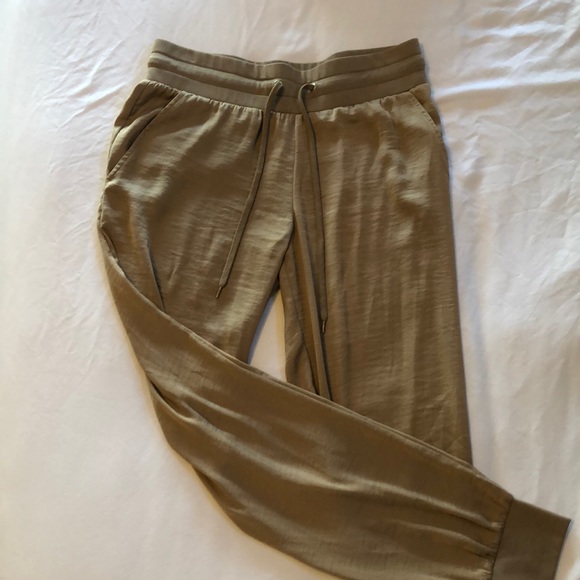 BCBG JOGGERS - Picture 2 of 6